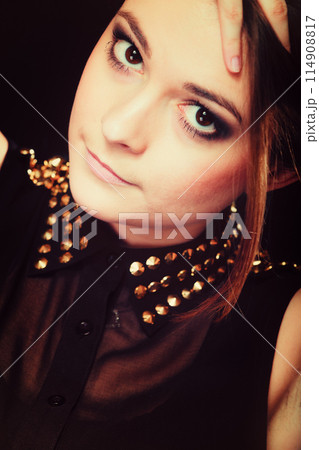 people concept - teenage girl portrait 114908817