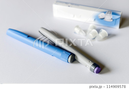 Insulin injection pen or insulin cartridge pen for diabetics. 114909578