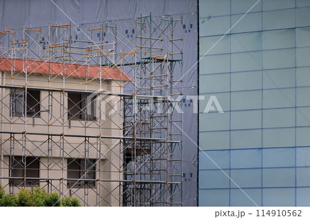 解体建物の防音パネル　イメージ 114910562