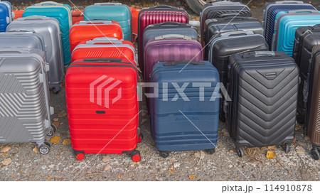 Hard Shell Roller Suitcases 114910878