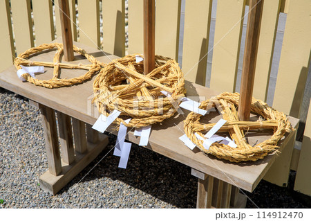 伊勢市、二見興玉神社の輪注連縄 伊勢市、二見興玉神社の輪注連縄 114912470