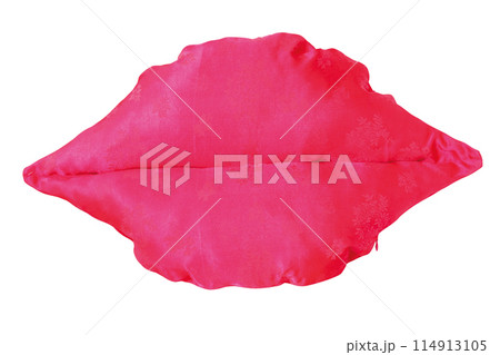 Lips pillow 114913105