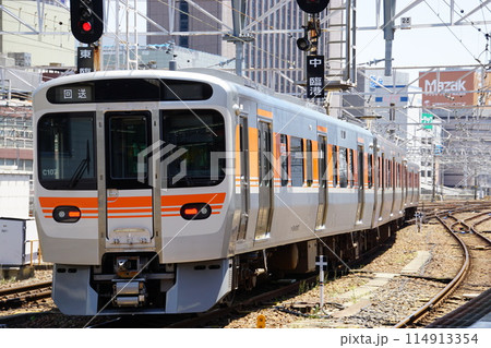 東海道線315系3000番台C107の名古屋駅回送発車 114913354