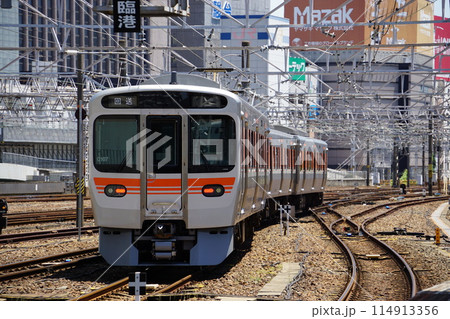 東海道線315系3000番台C107の名古屋駅回送発車 東海道線315系3000番台C107の名古屋駅回送発車 114913356