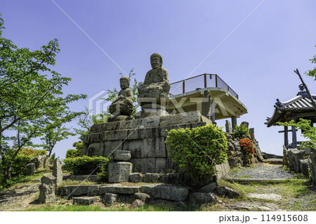 因島 白滝山五百羅漢 一観夫婦像 広島県尾道市 因島 白滝山五百羅漢 一観夫婦像 広島県尾道市 114915608