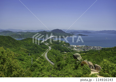 因島　白滝山頂からの因島大橋としまなみ海道　広島県尾道市 114916143