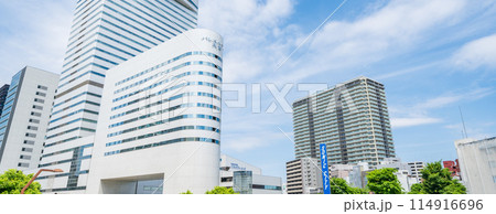 「埼玉県」大宮ソニックシティーと都市風景 114916696