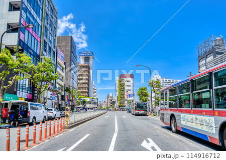 東京都品川区の都市風景　目黒駅 114916712