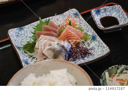 刺身定食(とん亭九十九) 114917287