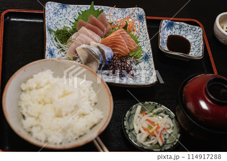 刺身定食(とん亭九十九) 刺身定食(とん亭九十九) 114917288