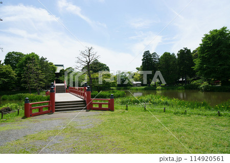 称名寺 阿字ヶ池に朱塗りの反橋と平橋 称名寺 阿字ヶ池に朱塗りの反橋と平橋 114920561