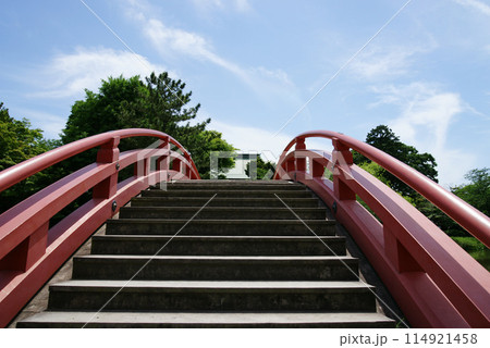 称名寺　朱色の反橋 114921458