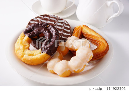 甘くて美味しいドーナツ 甘くて美味しいドーナツ 114922301