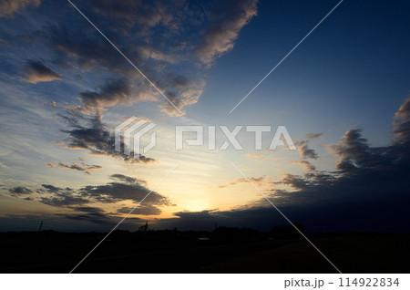 夕暮れの空 114922834
