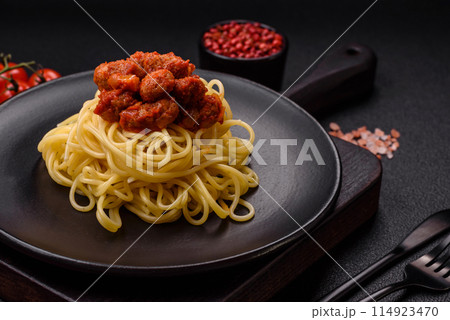 Delicious paste with soy meat with tomato sauce, salt and spices 114923470
