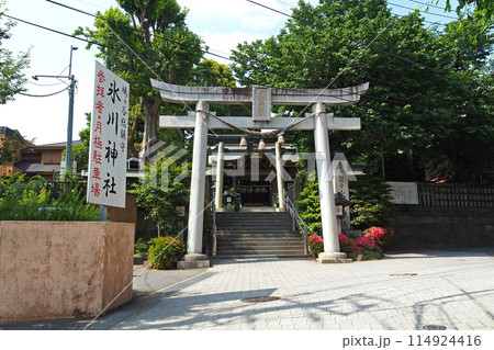 鳩ケ谷氷川神社の鳥居【埼玉県川口市】 鳩ケ谷氷川神社の鳥居【埼玉県川口市】 114924416