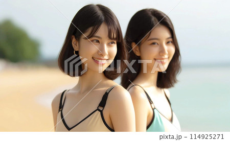 若い女性2人の水着イメージ 若い女性2人の水着イメージ 114925271
