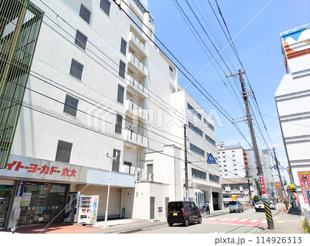 【新潟市】上大川前通り6番町の街並み 114926313
