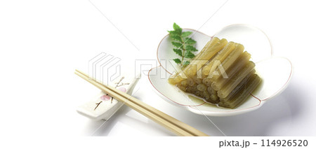 春の山菜料理 ふきの煮物(白バック) 春の山菜料理 ふきの煮物(白バック) 114926520