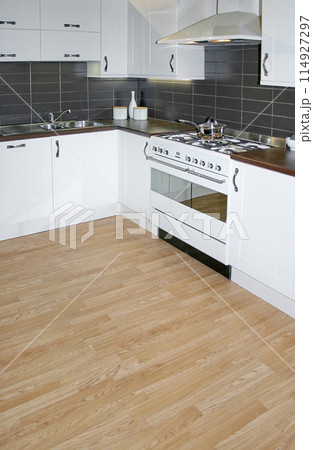 White kitchen White kitchen 114927297