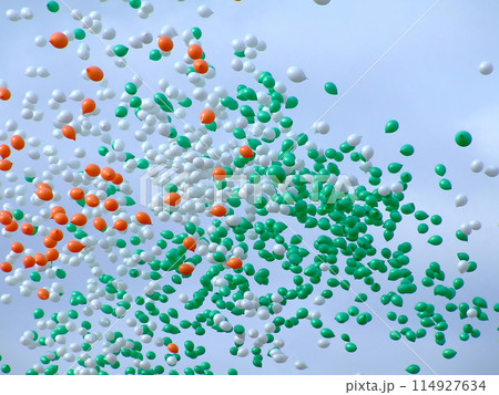 Balloons in the sky 2 114927634