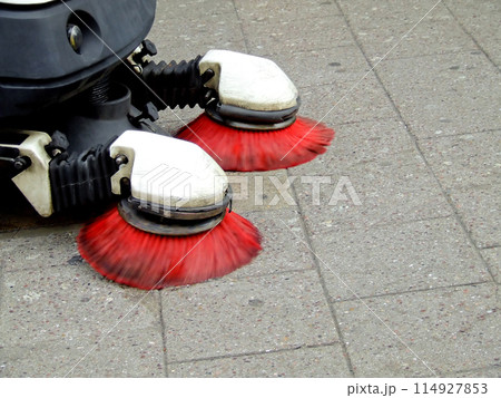 Street cleaner Street cleaner 114927853
