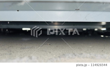 床とATMの隙間 床とATMの隙間 114928344