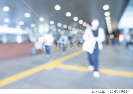 繁華街の背景ぼかし 繁華街の背景ぼかし 114929414