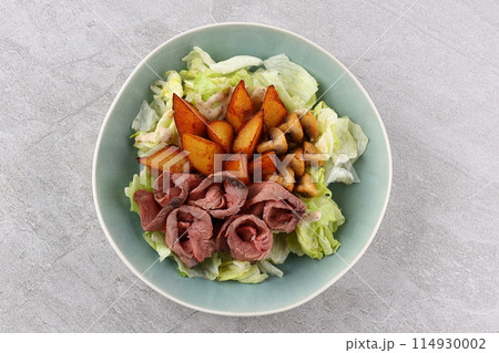 Beef salad,Spicy salad of roasted beef, Thai style food,Thai beef salad spicy dish. 114930002