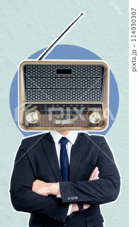 Businessman with vintage radio head concept Businessman with vintage radio head concept 114930307