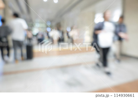 繁華街の背景ぼかし 繁華街の背景ぼかし 114930661
