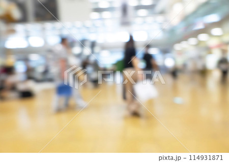 繁華街の背景ぼかし 繁華街の背景ぼかし 114931871