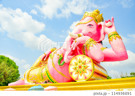 ピンクガネーシャ像で有名なワット・サマーン・ラッタナーラームの美しい風景 114936891