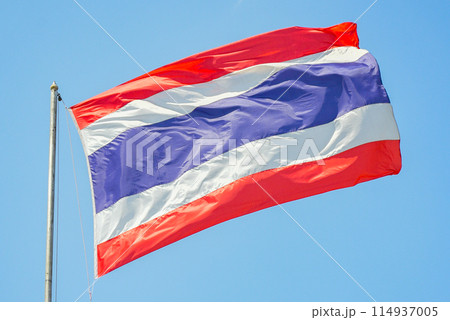 タイ王国の国旗が風になびいている風景 114937005