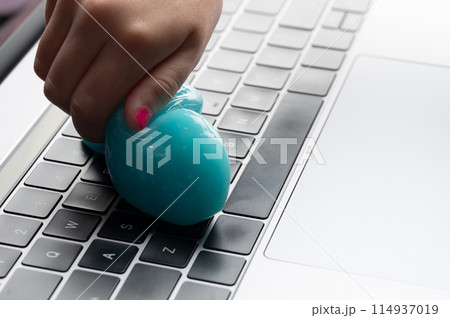 Blue gel tool for cleaning keyboard Blue gel tool for cleaning keyboard 114937019