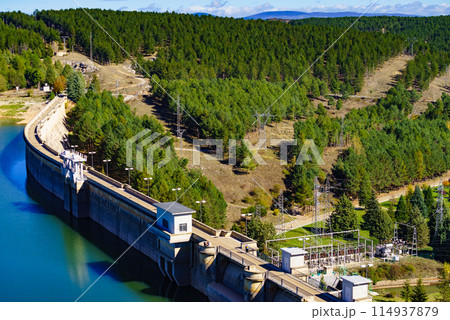 Dam on Embalse de Aguilar de Campoo, Spain. 114937879