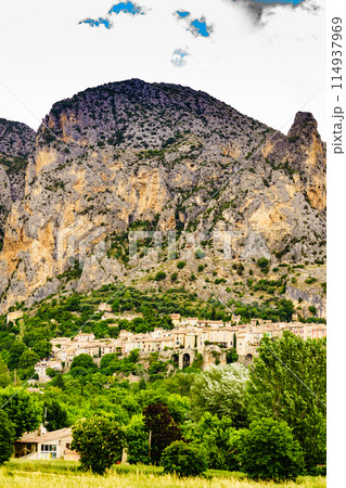 Moustiers-Sainte-Marie village, France Moustiers-Sainte-Marie village, France 114937969