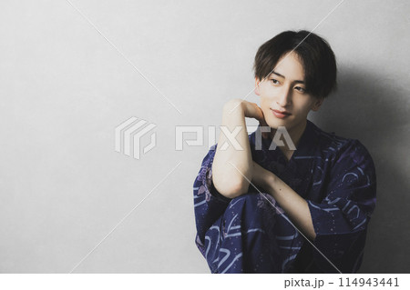 浴衣の若い男性 浴衣の若い男性 114943441