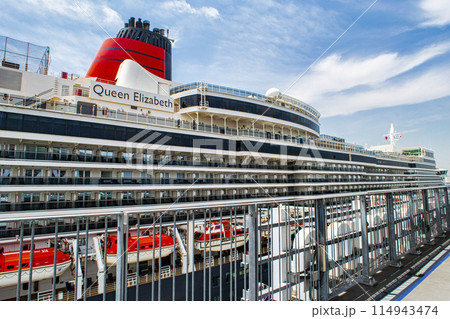 東京国際クルーズターミナル 客船クイーン・エリザベスの停泊 東京国際クルーズターミナル 客船クイーン・エリザベスの停泊 114943474