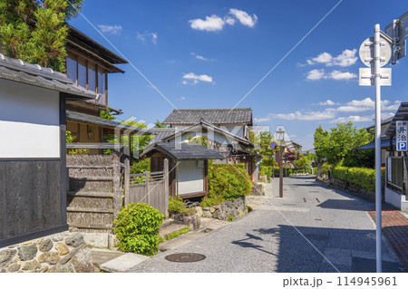 嵯峨鳥居本 風光明媚な街並み 嵯峨鳥居本 風光明媚な街並み 114945961