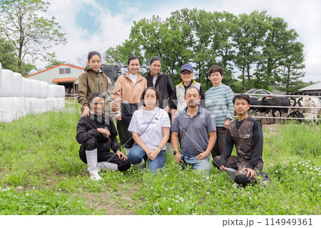 酪農 牧場 家族経営 外国人 受け入れ 酪農 牧場 家族経営 外国人 受け入れ 114949361
