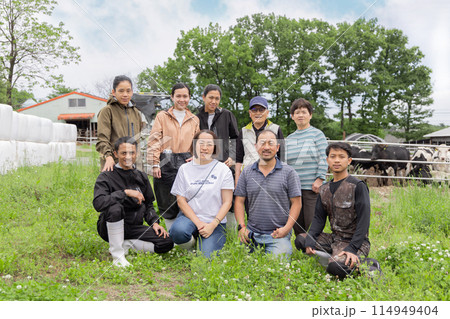 酪農　牧場　家族経営　外国人　受け入れ 114949404