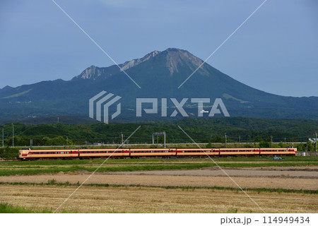 伯備線を走る381系L特急やくも24号 114949434