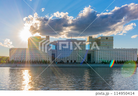 View of the Ministry of Defence of Russian Federation, and Moscow river embakmen View of the Ministry of Defence of Russian Federation, and Moscow river embakmen 114950414