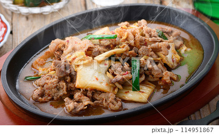 豚キムチ 豚肉のコクと旨味、キムチの持つニンニク、野菜の風味が絶品 豚キムチ 豚肉のコクと旨味、キムチの持つニンニク、野菜の風味が絶品 114951867