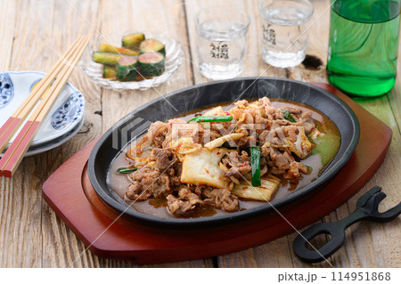 豚キムチとチャミスル 114951868