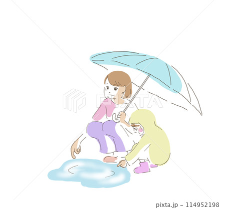 雨の日のお散歩をする親子 雨の日のお散歩をする親子 114952198