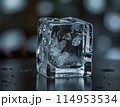 氷のキューブ【AI生成画像】 114953534