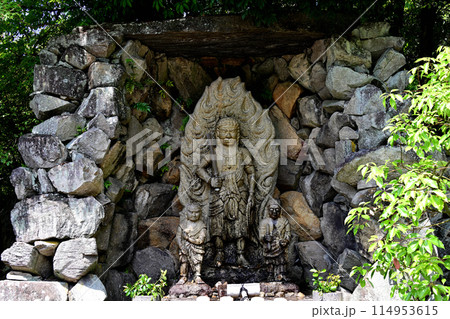 満願寺　不動明王石像 114953615