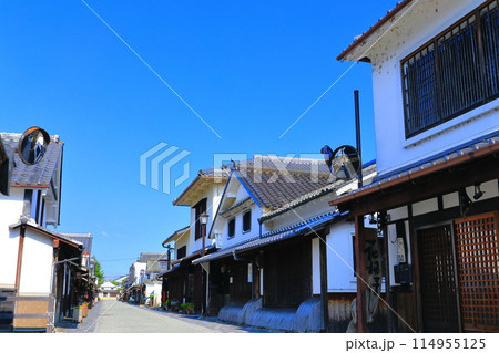 【兵庫県】快晴の河原町妻入商家群の町並み(丹波篠山城下町) 【兵庫県】快晴の河原町妻入商家群の町並み(丹波篠山城下町) 114955125